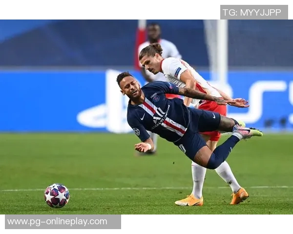 西甲激战巴黎圣日耳曼逆转曼联帽子戏法点燃全场激情与数据分析